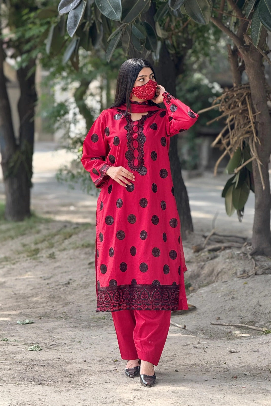 3Pc Embroidered Lawn Shirt With Embroidered Bamber Chiffon